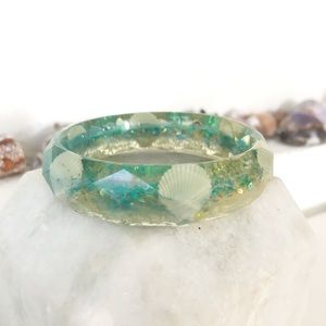 Real Hawaiian Shell Faceted Mermaid Bangle